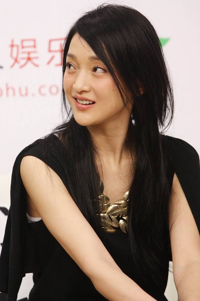 2009年4月24日,北京,周迅出席环保官网落户搜狐活动.+++_+++周迅,受伤