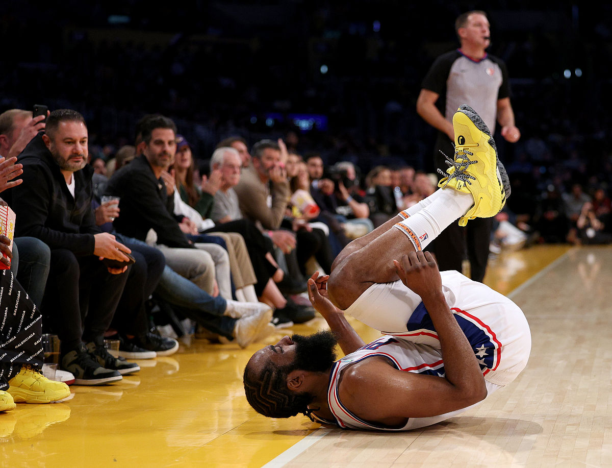 最新NBA排名：湖人稳坐西部第一，凯尔特人领跑东部