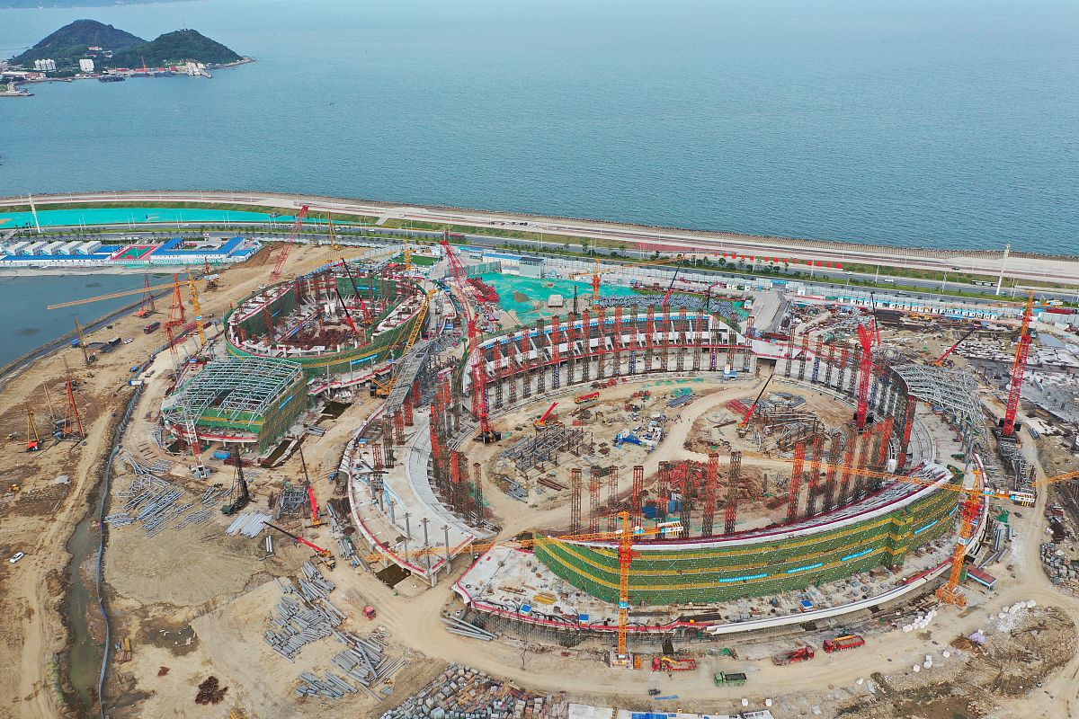 2020年6月26 汕头亚青会东海岸新区主场馆建设高清航拍图