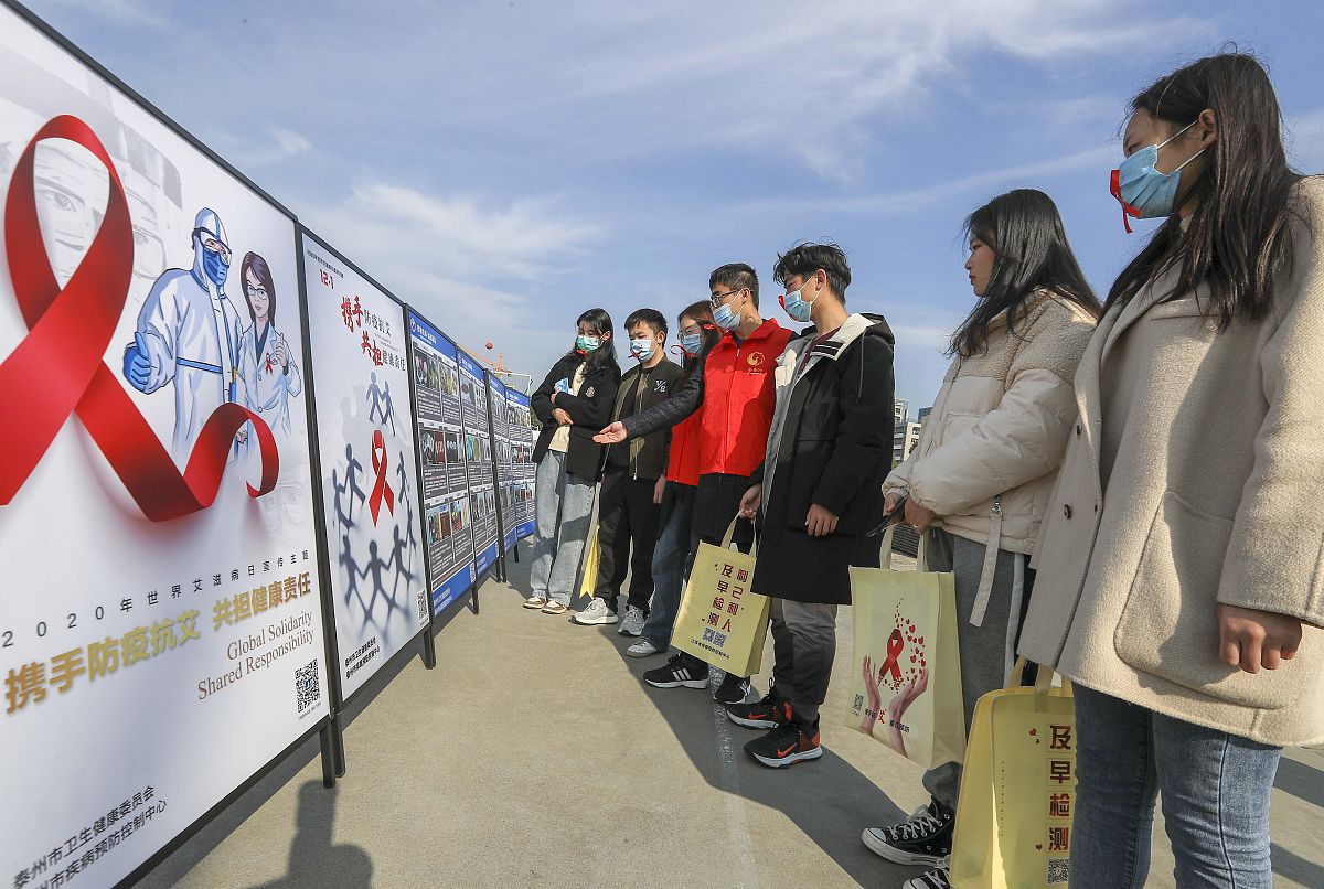 大学生防艾新利器！GPT-3.5 Turbo 助力我们参与防艾运动