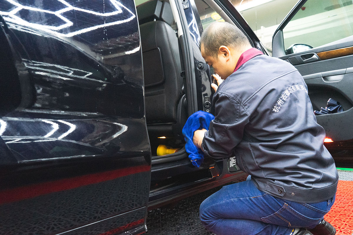 写一份关于车的抖音直播话术要求时长10分钟