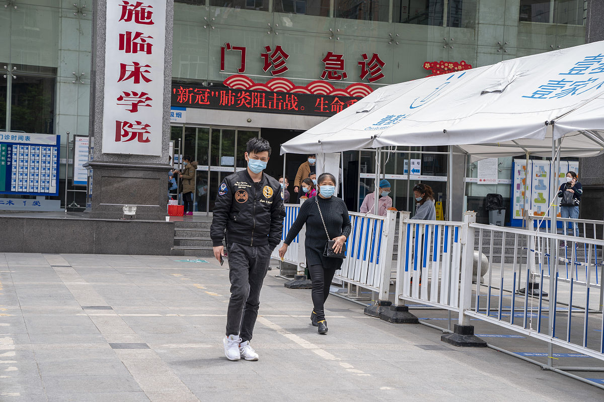 成都市育华职业学校地铁安检专业