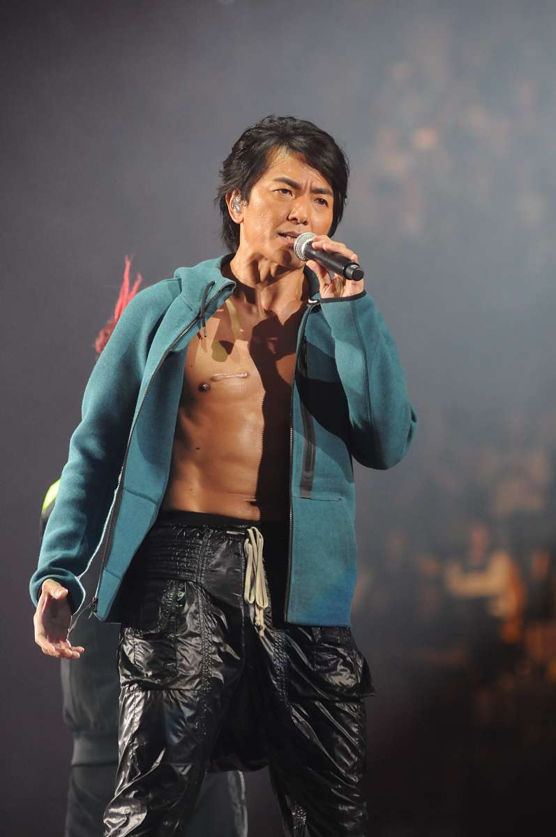 2013年11月10日,香港,《友情岁月》最后一场演唱会.2013年11月11日,香
