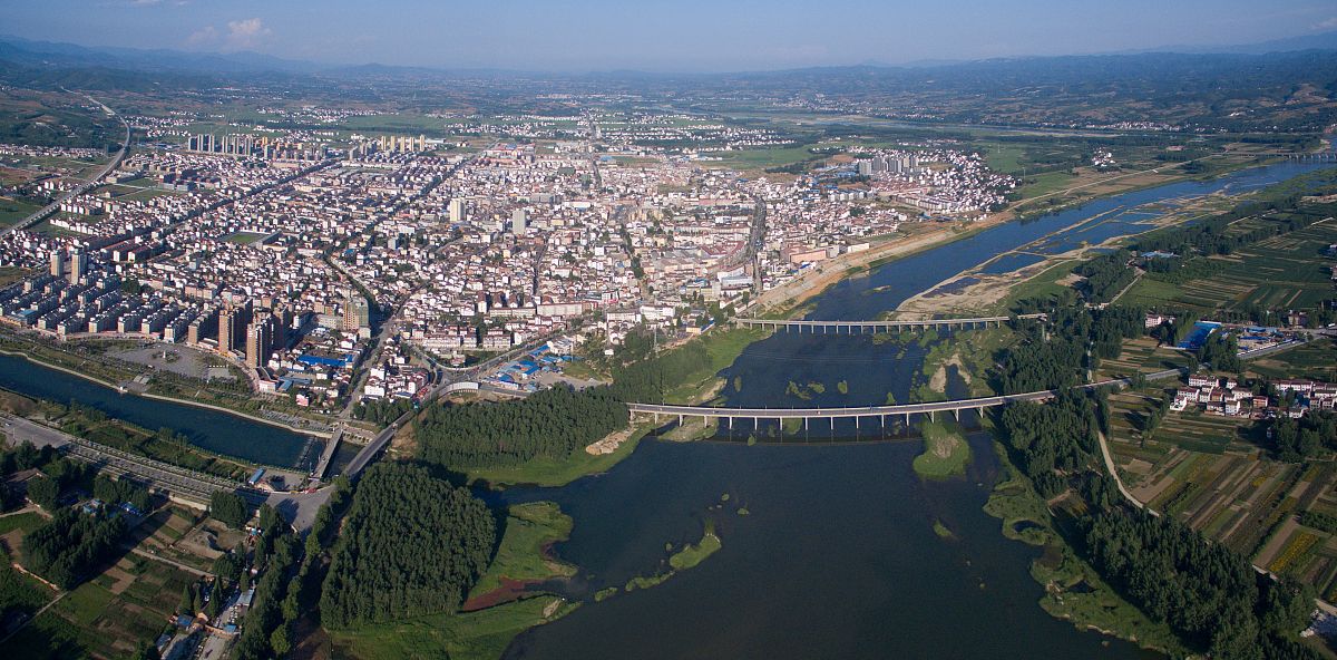 全球城市探索：与汉中市地理环境和历史底蕴相似的城市