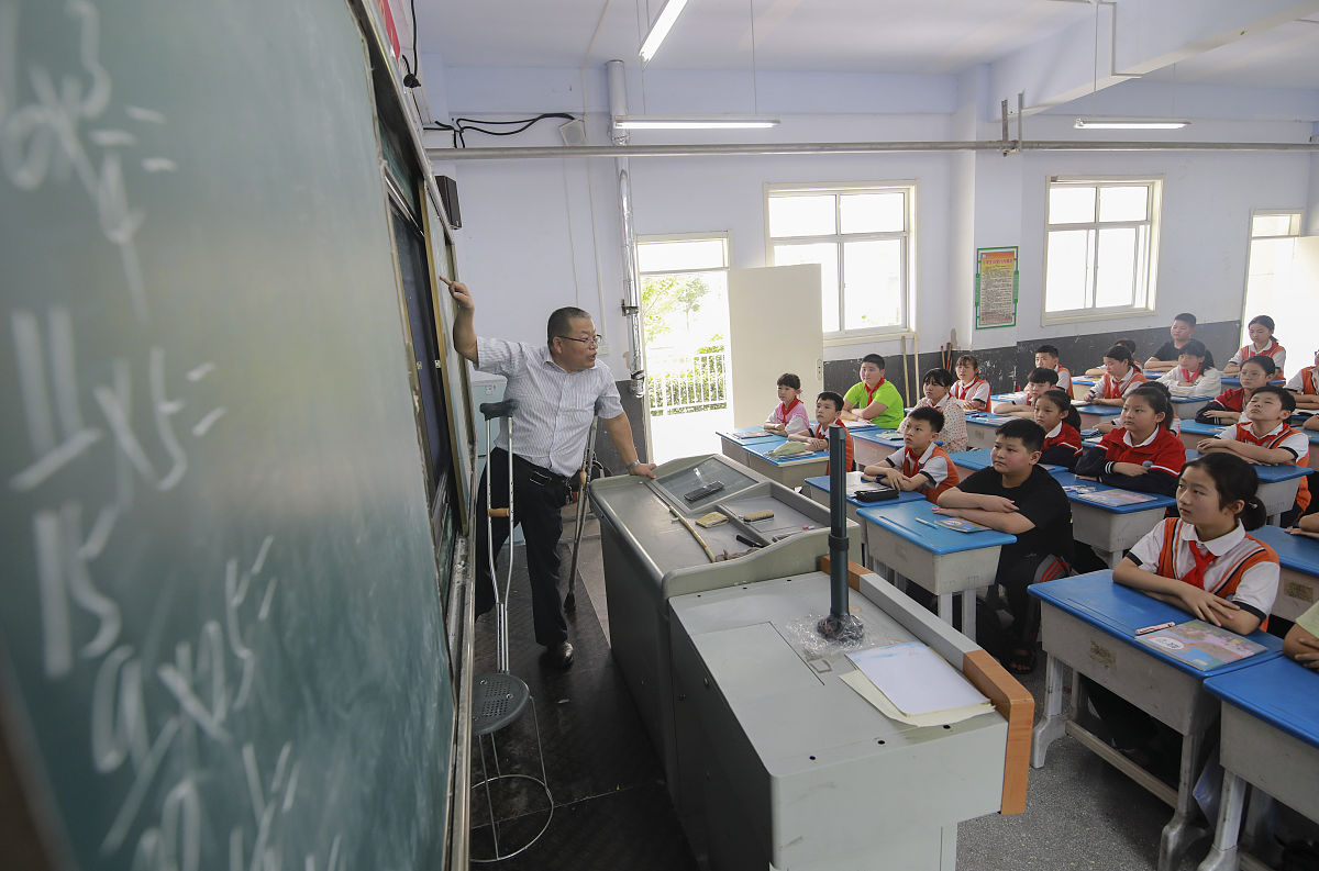 四川达县堡子初级中学宿舍是几人间