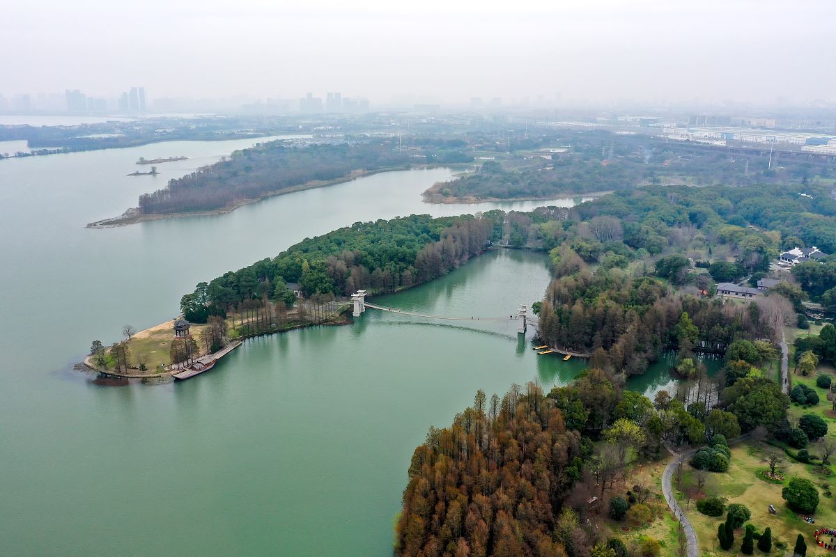 2021年3月3日,武汉东湖落雁景区景色旖旎.(如需下载使用,请务必署名: