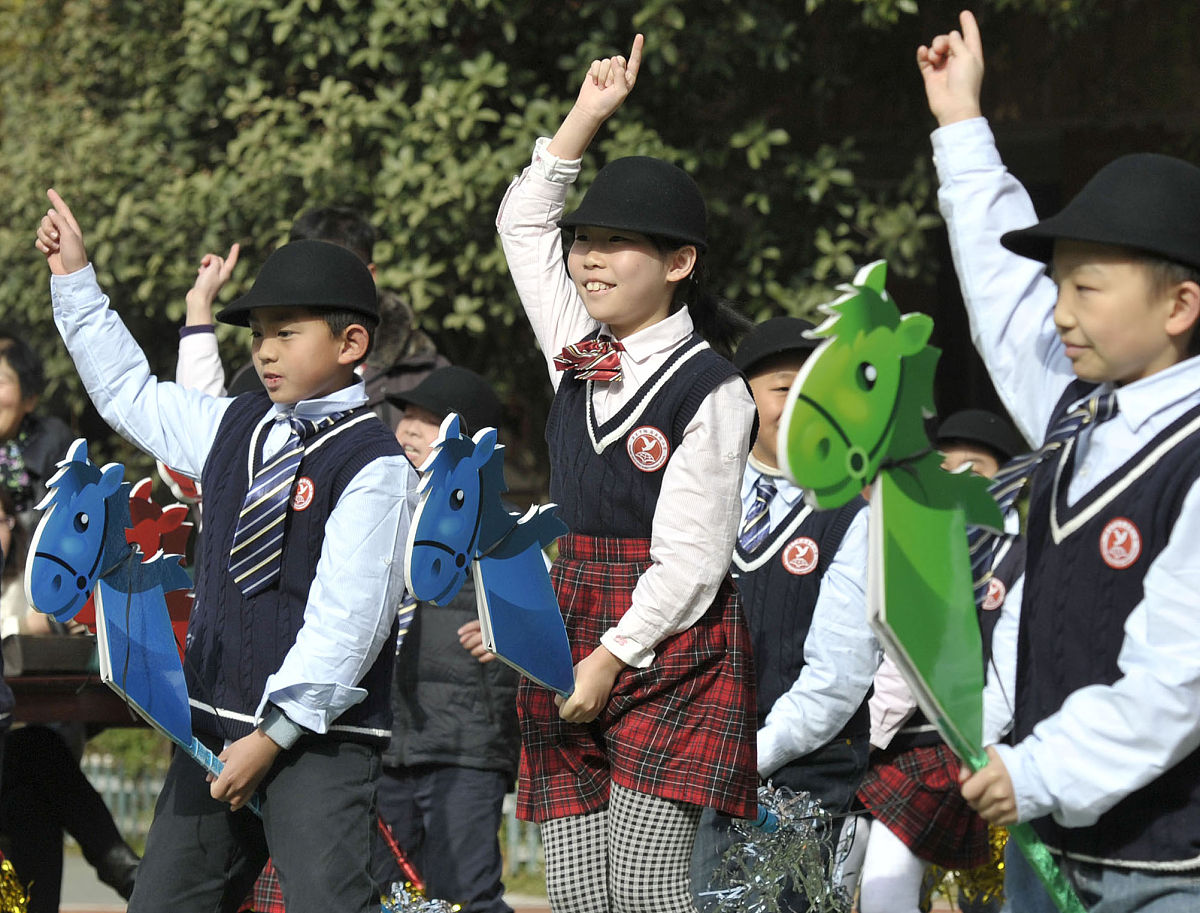 传统美德：校园里的温暖故事