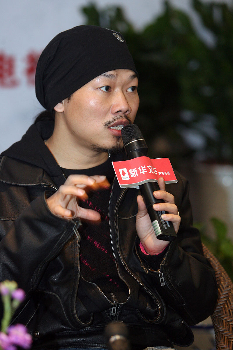 写一首具有中国风的歌；歌词唯美押韵；有高潮部分；并附上作品简介