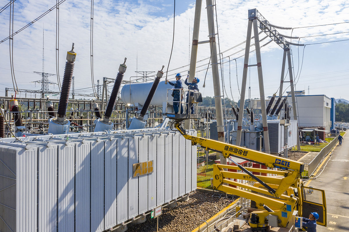 主变压器压力释放阀动作会跳闸吗？原因分析及维护建议