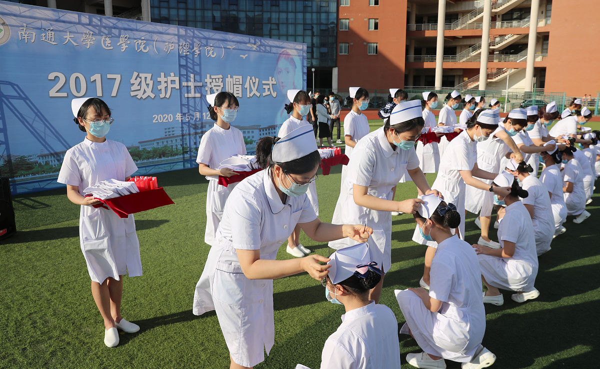 成都护士学校加强初中生培养，打造未来护理人才
