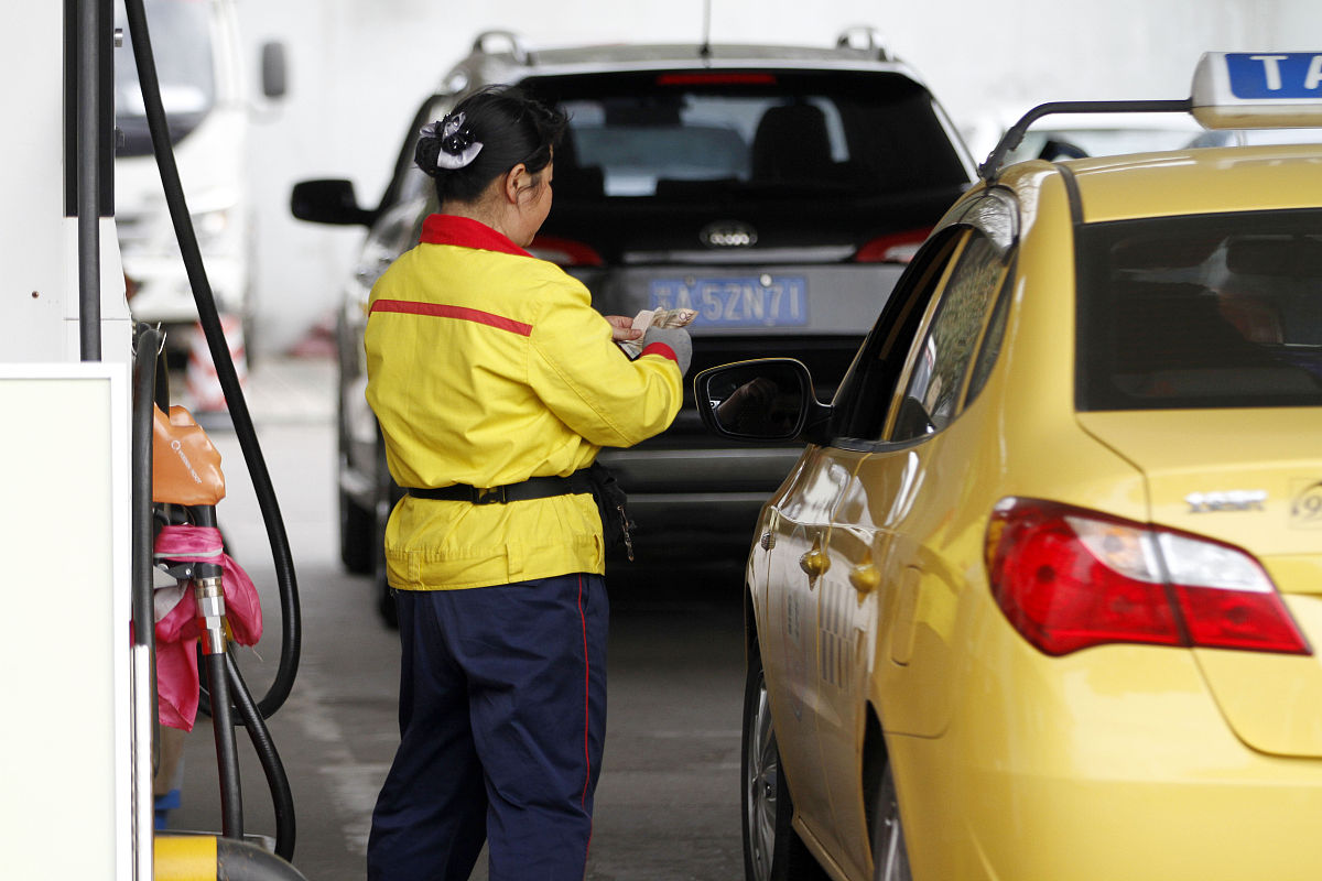 燃油车施救费用详解：拖车费、人工费、清理费