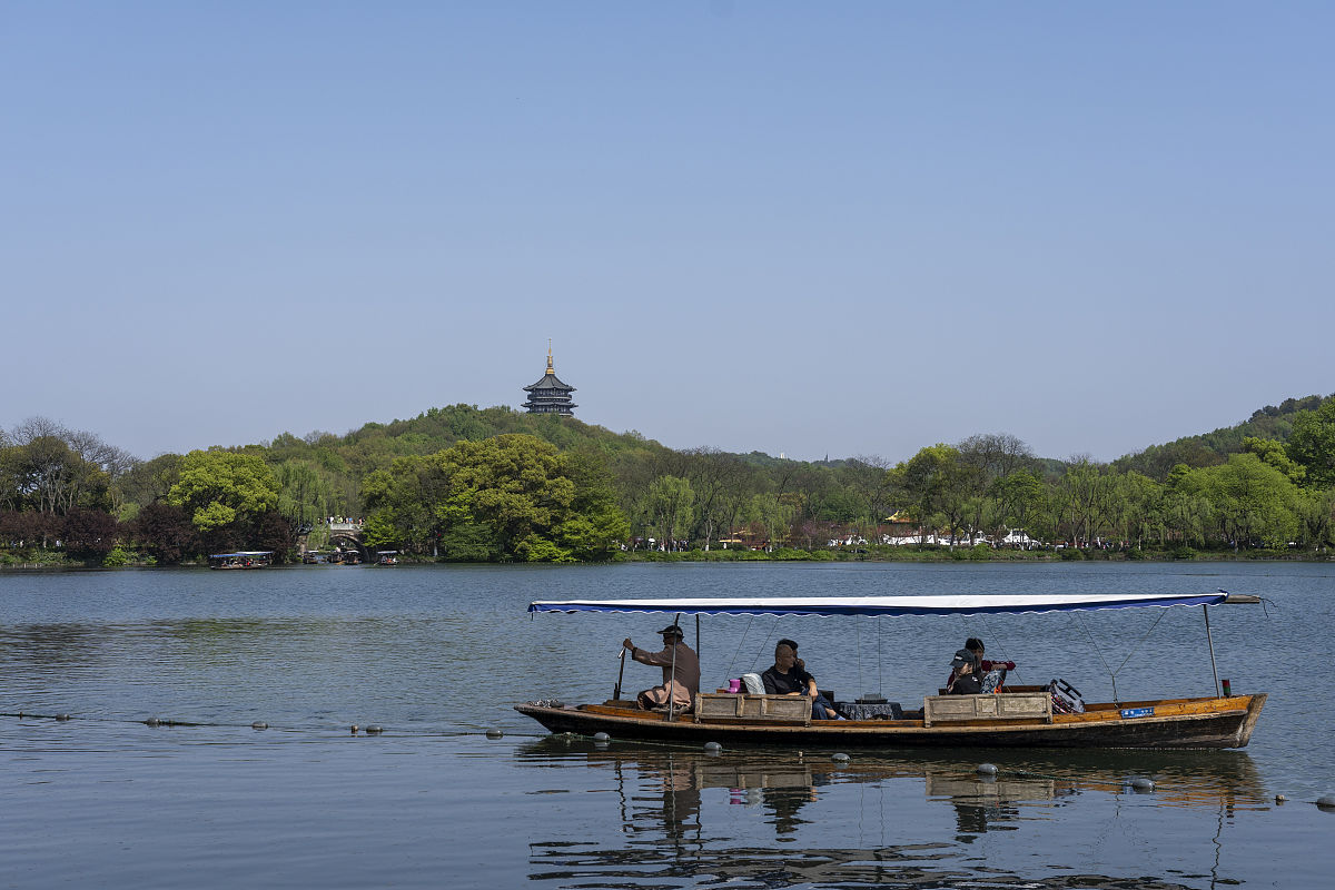 杭州西湖旅游评价：美景、景点、环境，游客一致好评！
