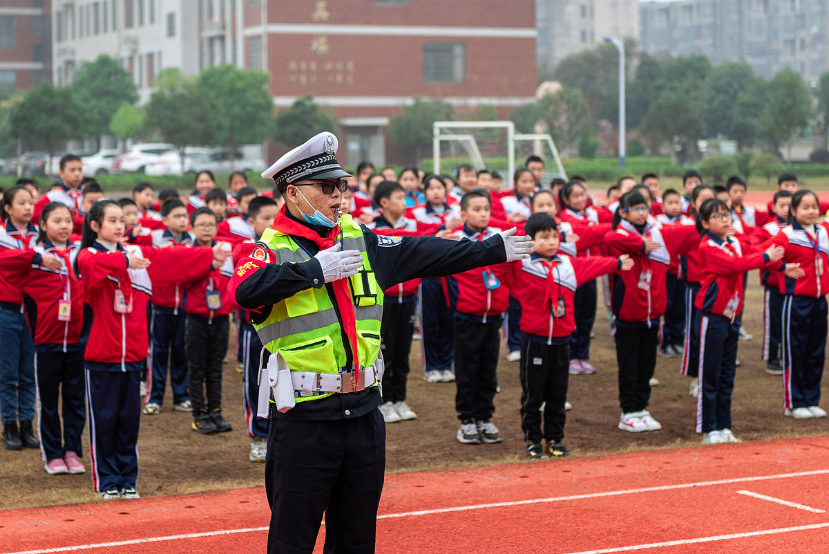 请模拟学习辅导会的场景写一个主持词的结束语