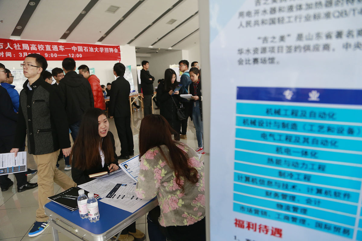 汉中日报社新闻奖参评作品推荐表采编过程怎么写。参评作品题目《修护栏的汉中红领巾少年找到了！朱宝平同学为你点赞！》类型为媒体融合