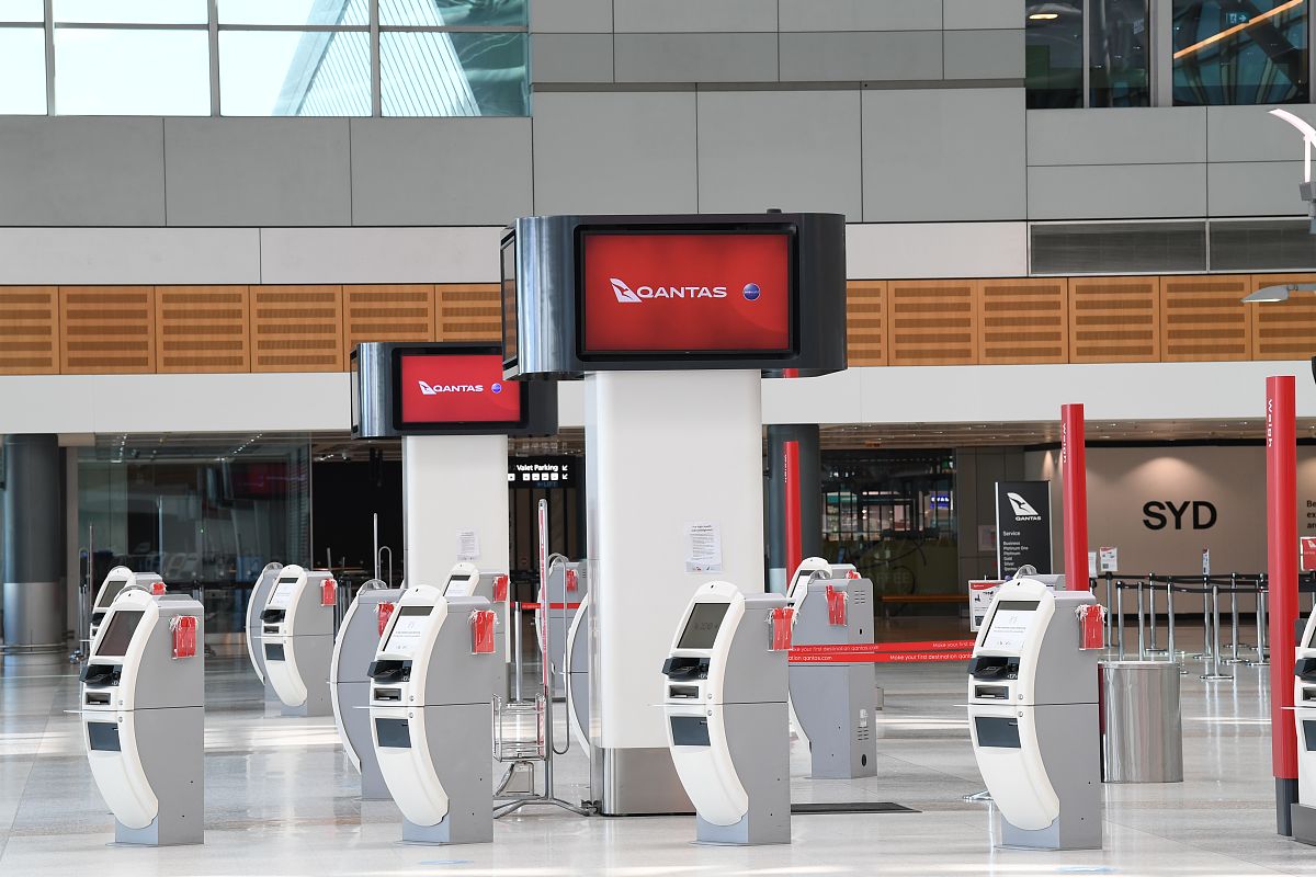 绩效考核D级员工处理措施：扣罚奖金、调岗、解聘