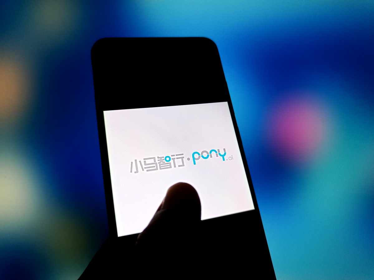 Smart phone apps bring convenience to people’s lives Can you write a short essay to explain how to use a smart phone app