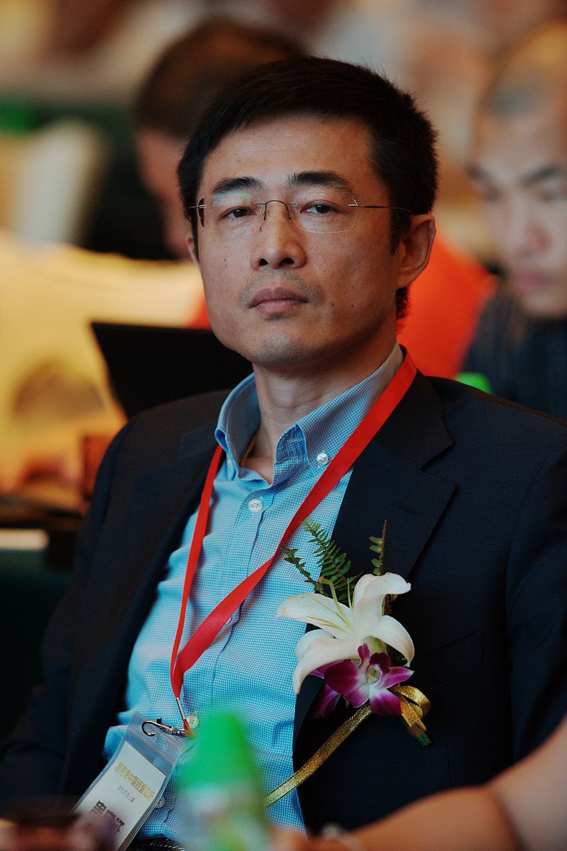 2011年7月3日,复星国际联席总裁范伟在上海参加论坛活动.+++_+++复星