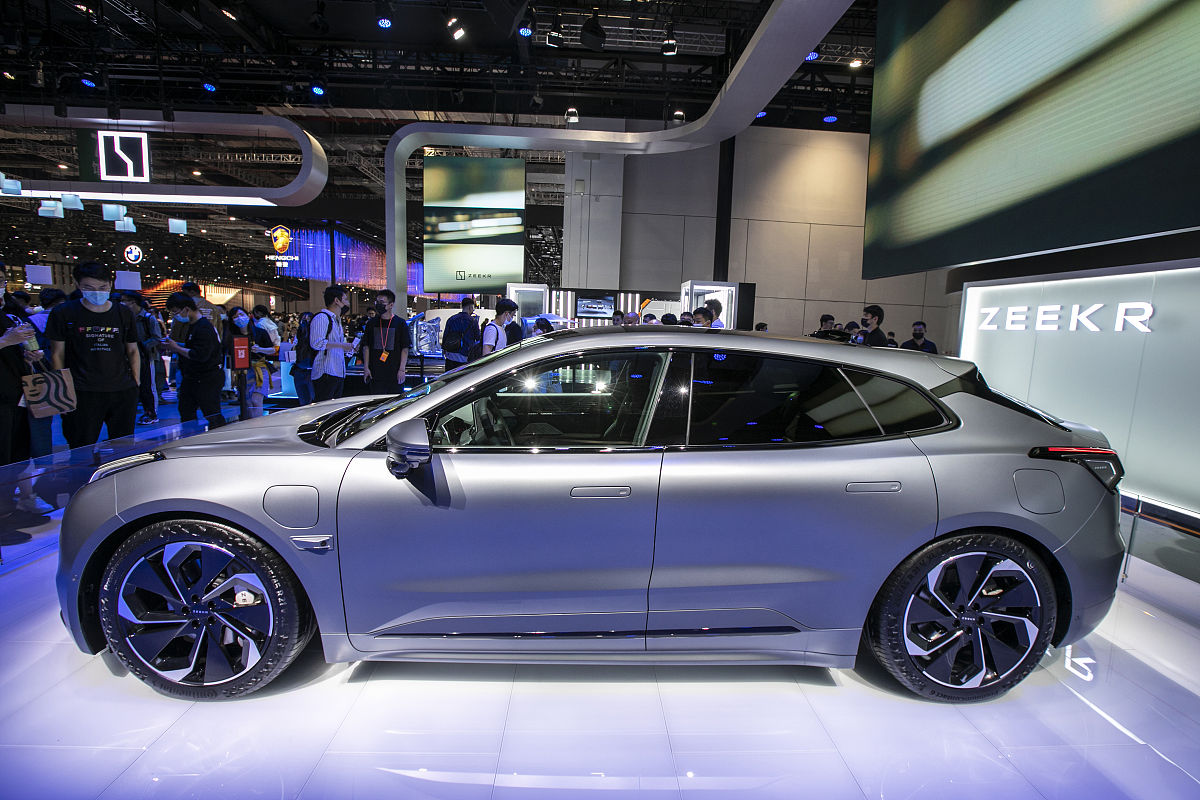 极氪X 四座和五座对比：哪款适合你？