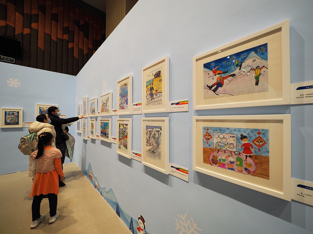 写一篇文化的表达与艺术的创作