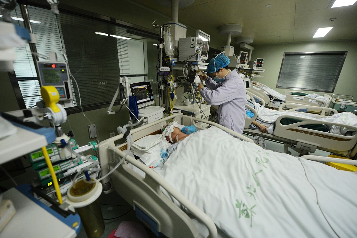 请结合麻醉复苏室护理工作，谈谈作为一名护士长在推动我院高质量发展方面，你该怎么做？