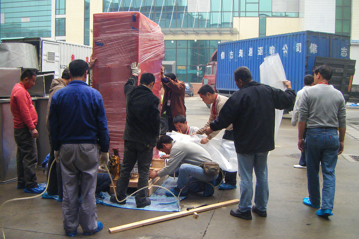 无劳动合同包工头雇佣工人酒后工作导致摔伤责任如何认定