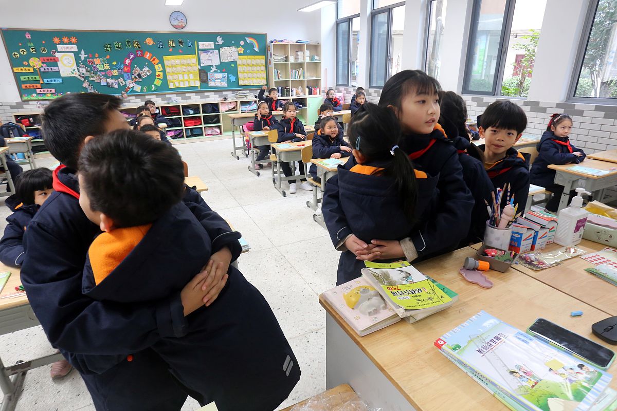 学生在学校可以问哪些教学和后勤问题？