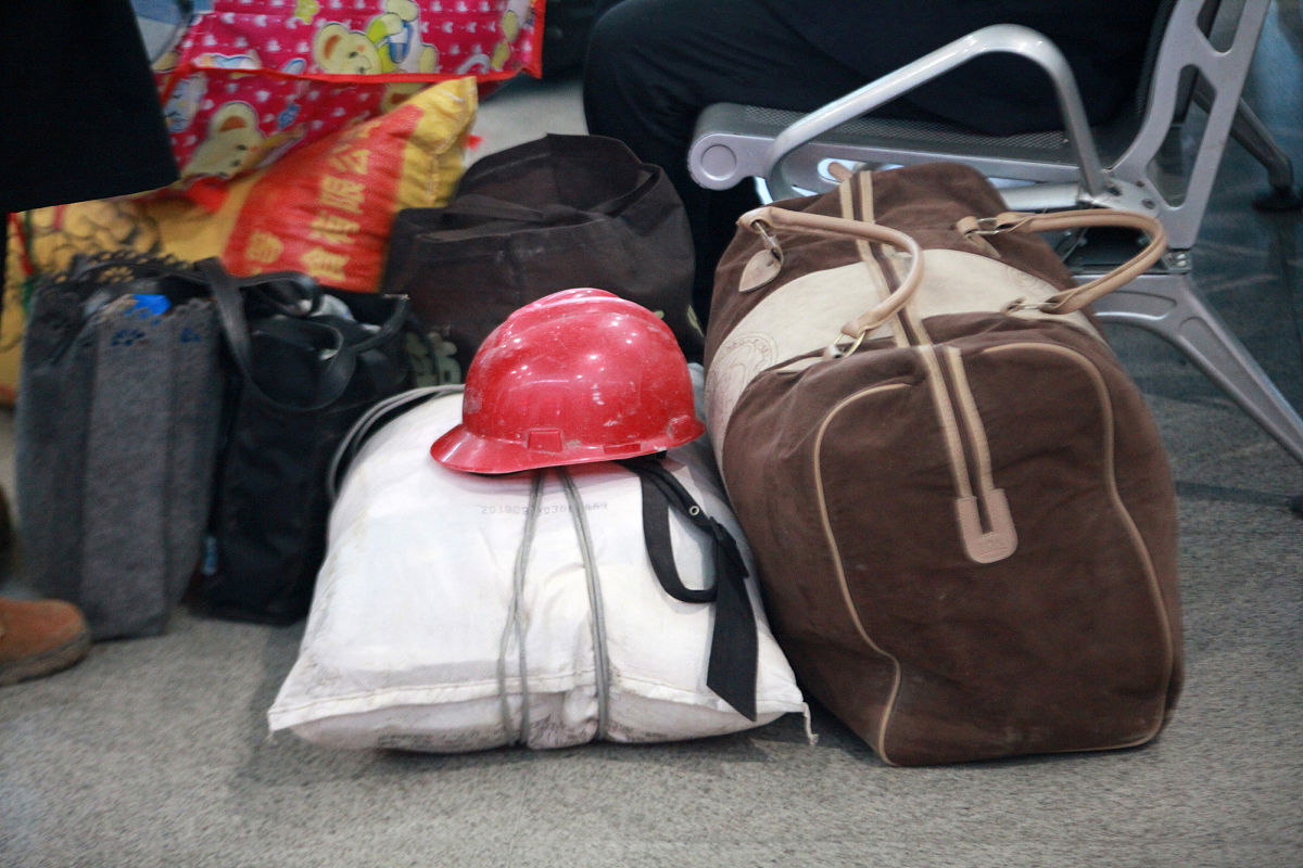 Breathable & Portable Pet Carrier Backpack: Foldable Transparent Cat Backpack with Sling Strap