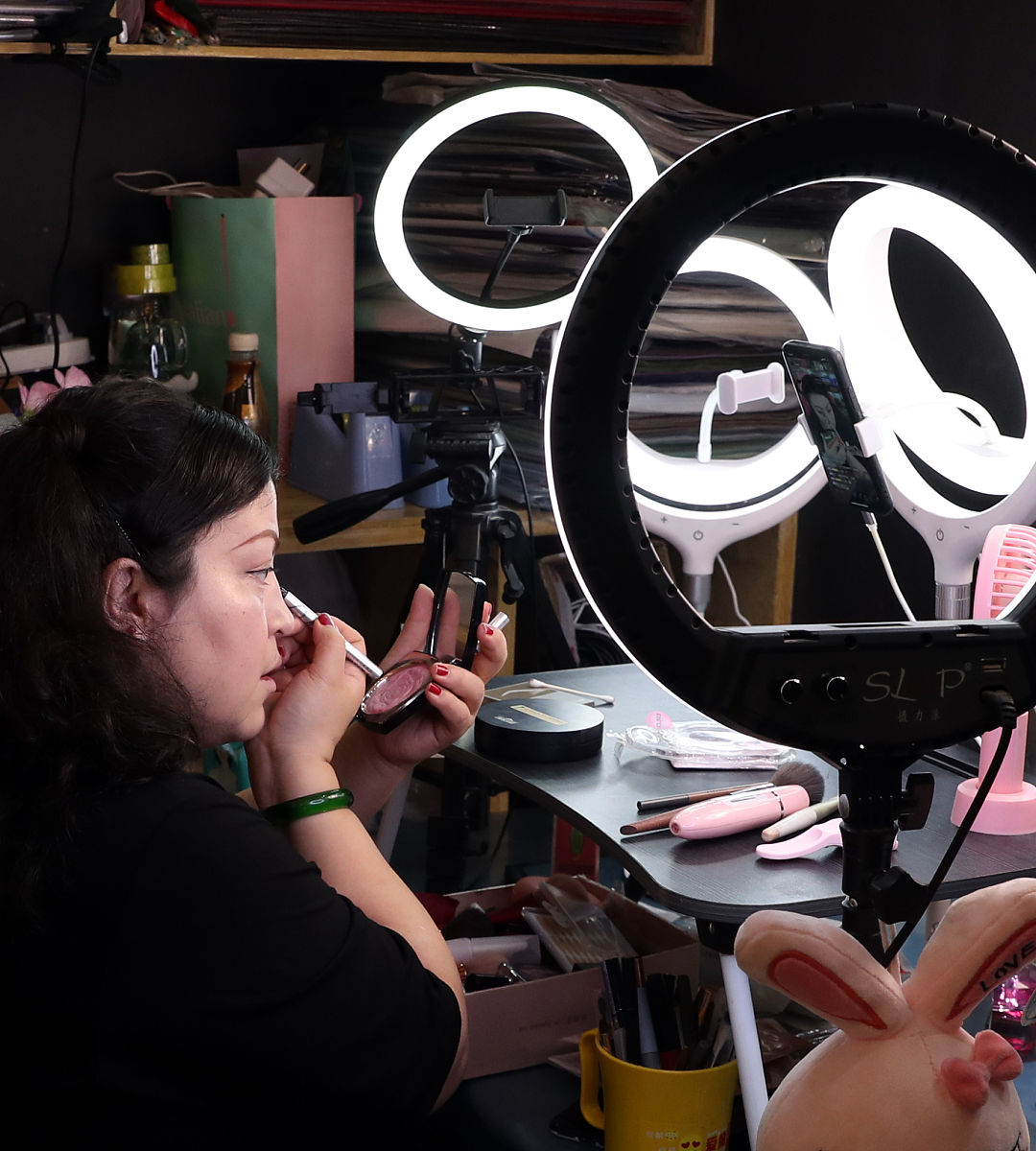 详细寄拍+抖音带货计划书：从0到1打造时尚博主