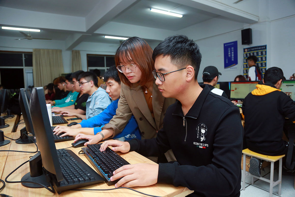 柳州机电工程学校计算机应用专业未来发展趋势分析