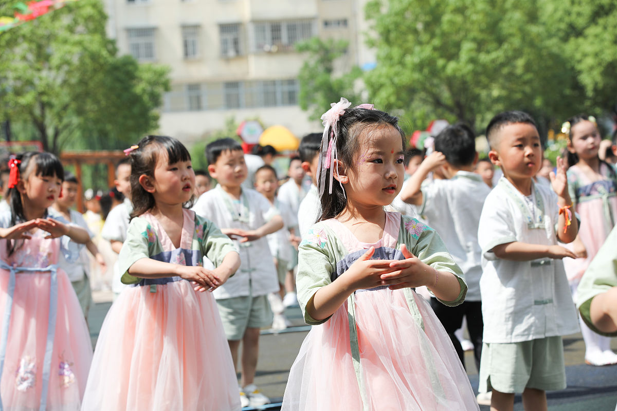 重庆幼儿师范学校：礼仪育人做魅力幼师