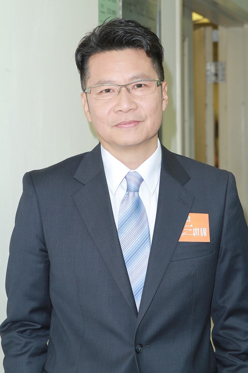 2012年12月10日,香港,tvb新剧《情逆三世缘》录影厂内举行开镜拜神.++