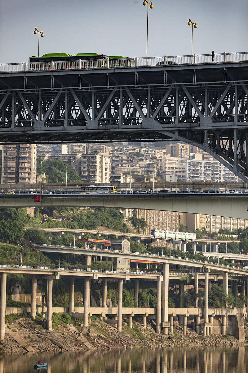 重庆轻轨专业：就业前景广阔，发展潜力巨大