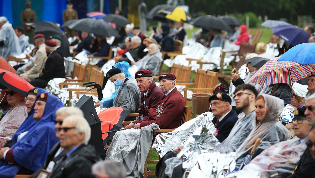 当地时间2021年6月6日,英国奥尔勒斯,当地举行诺曼底登陆77周年纪念仪