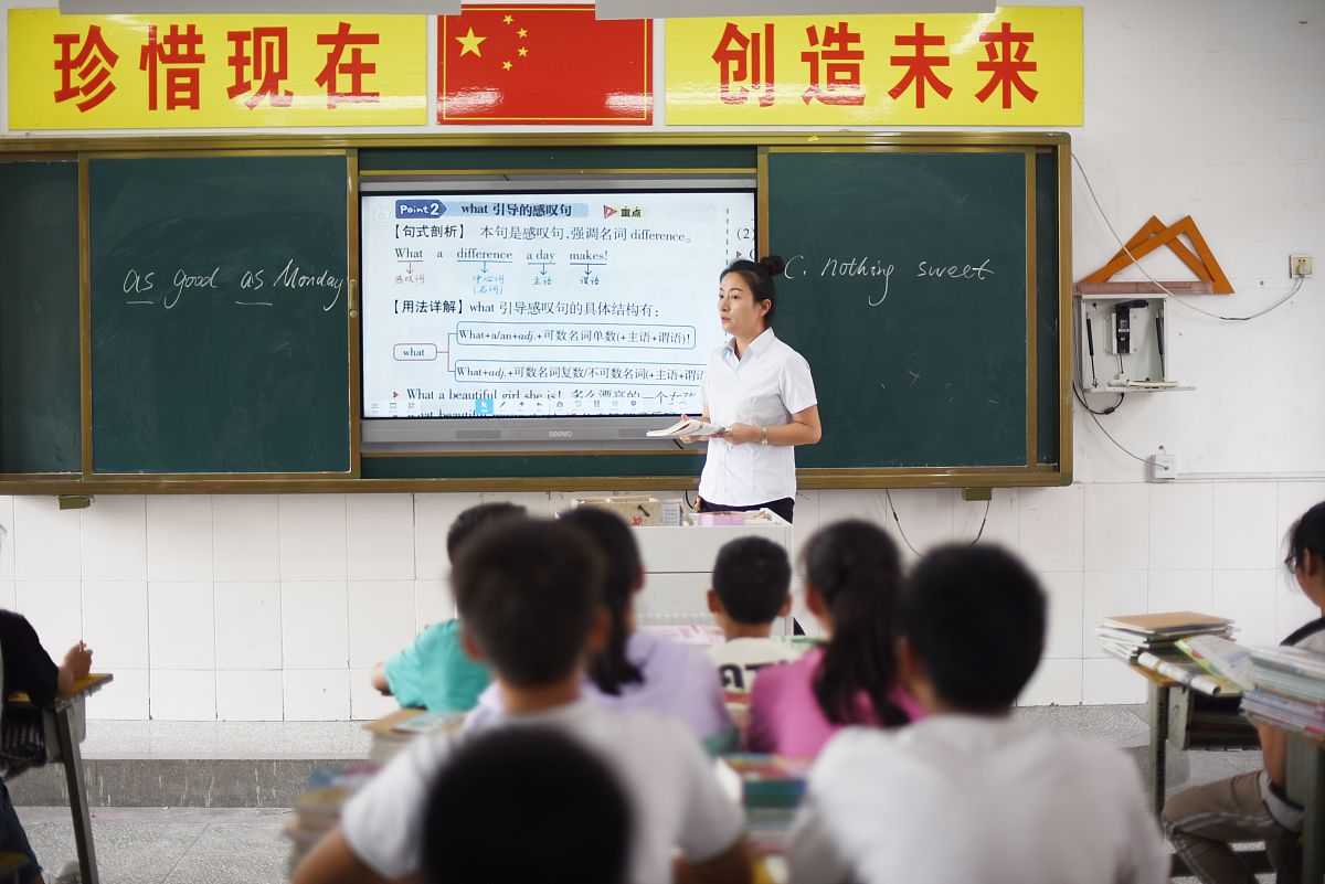 昆明高铁学校：培养未来铁路人才的摇篮