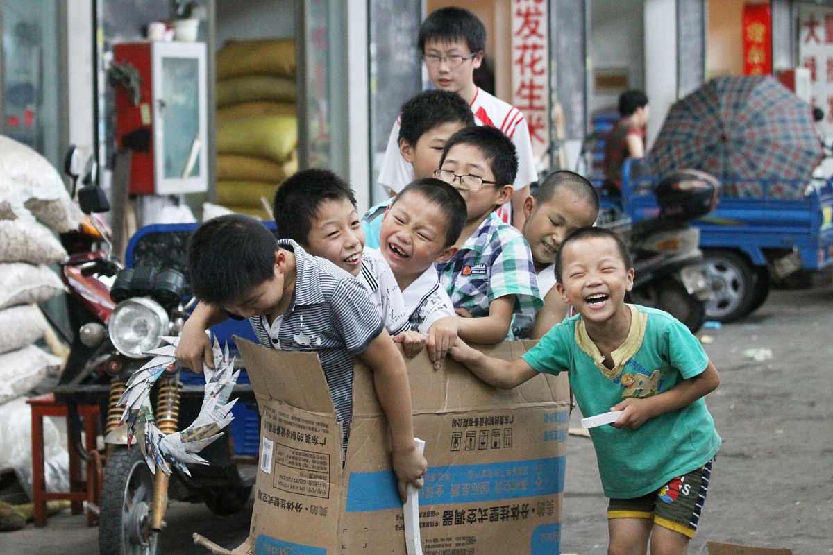 中国为什么会有留守儿童