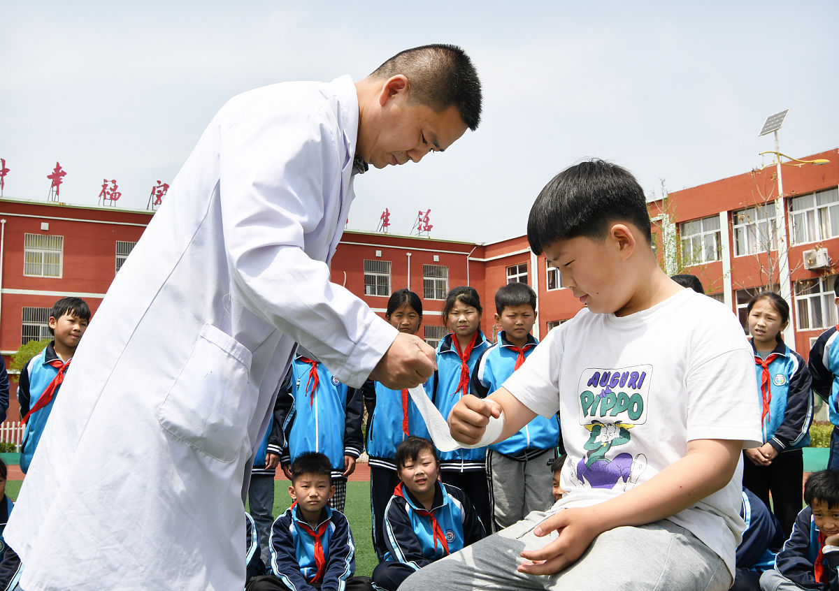 孕妇手指被注射笔戳破出血怎么办？