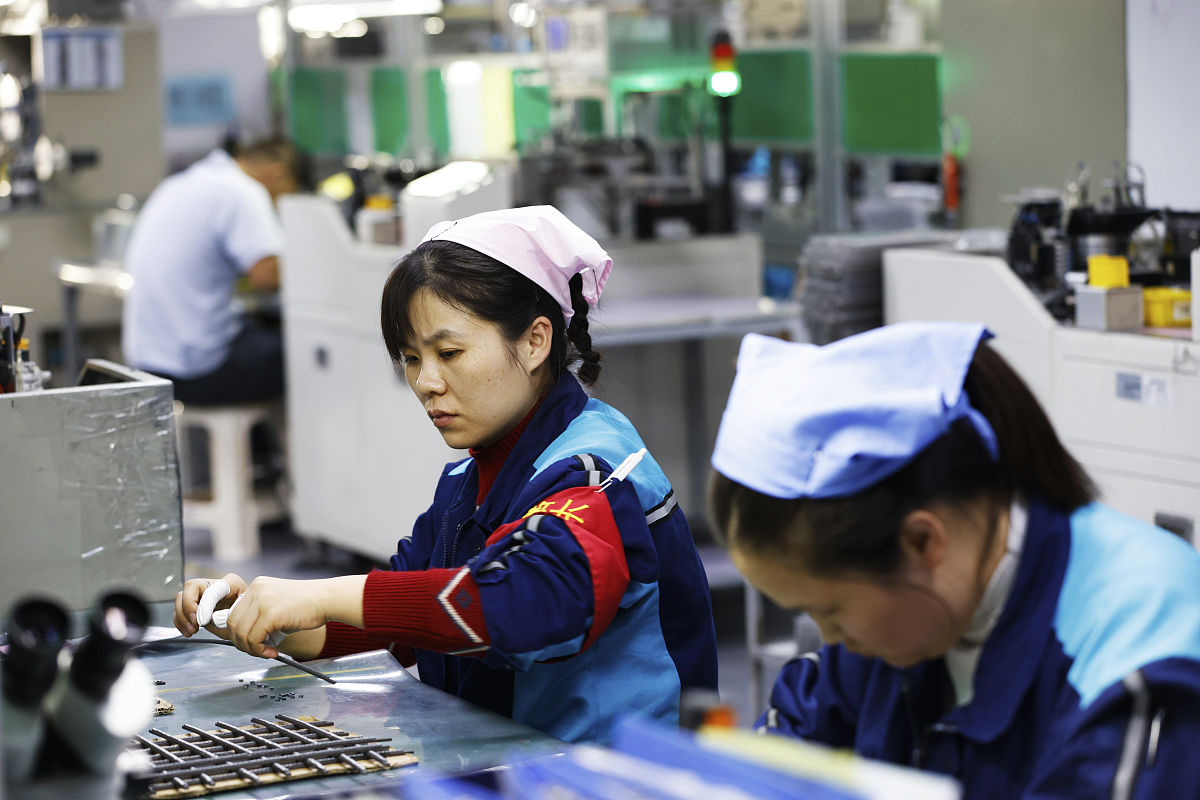 武汉卫校：2022年报考指南 - 就业前景和挑战分析