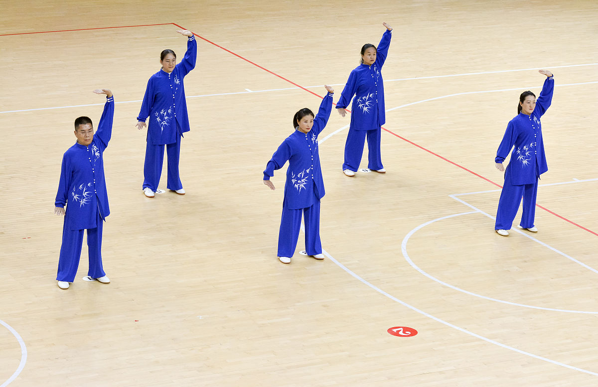 气排球托球的要领