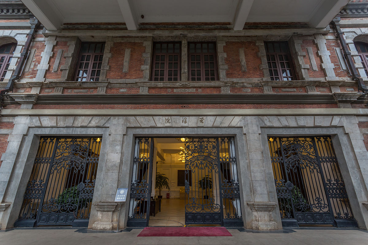 云南2022年卫校就业排名: 毕业前景最好的医学院校推荐