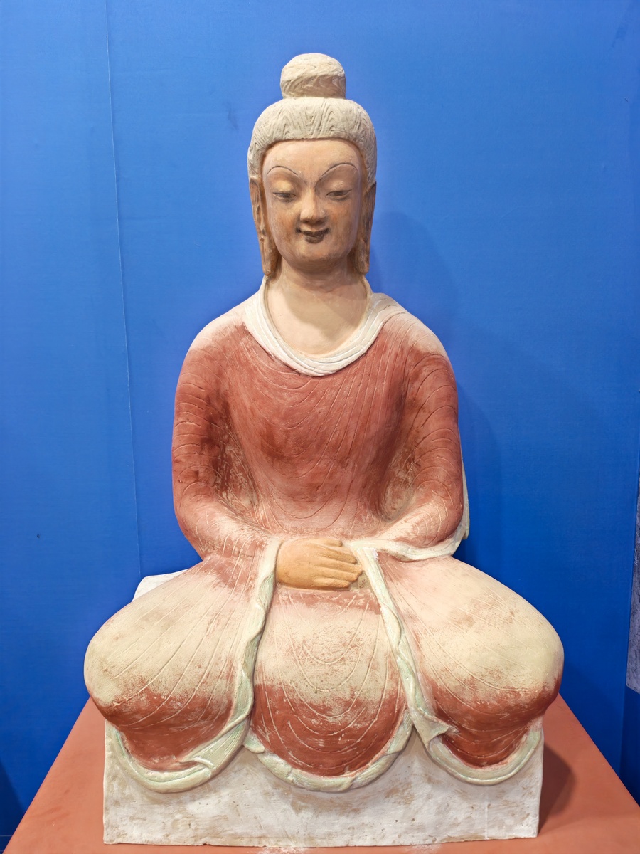 请结合中国历史判断一下这句描述是否有逻辑错误：南北朝贵族妇女去佛寺礼佛。