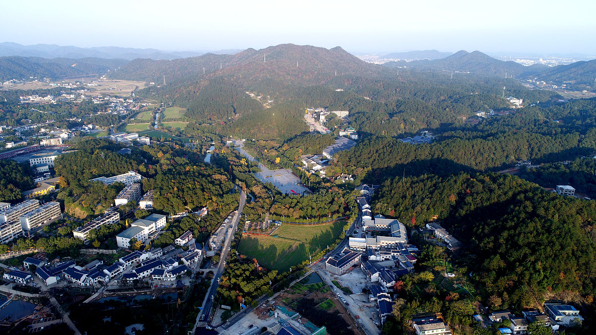 韶山职业中专学校招生办电话 - 联系方式及招生信息