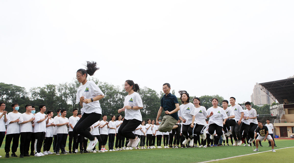 四川中专考试备考指南：如何应对2002年考试？