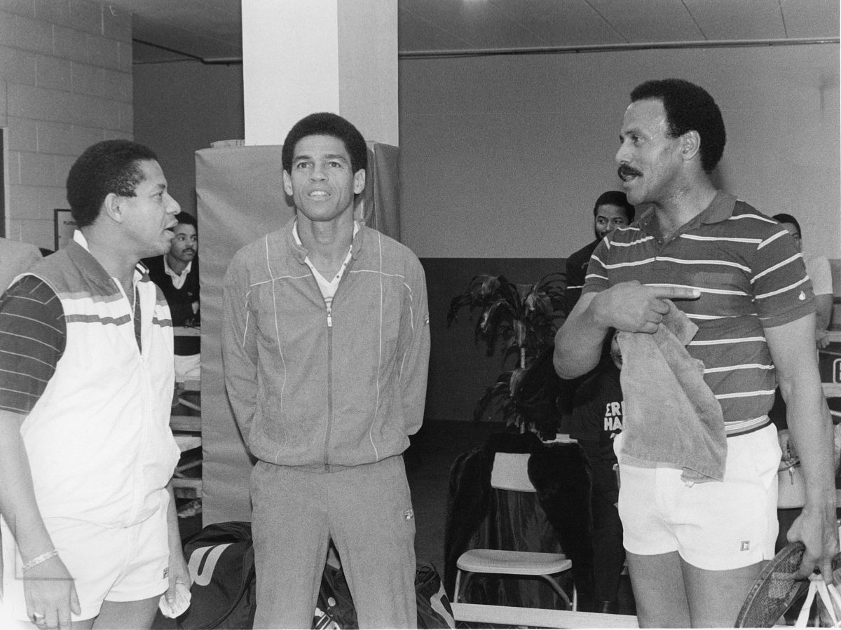 circa 1985:  actor fred williamson discusses plan for an upcomin