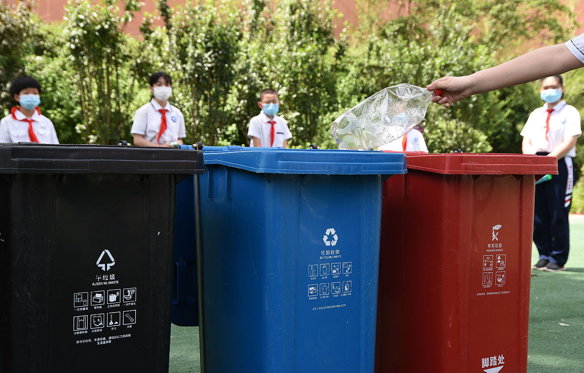 写一篇关于校园公益有我的短视频中文剧本写的长一点好一点真实一点