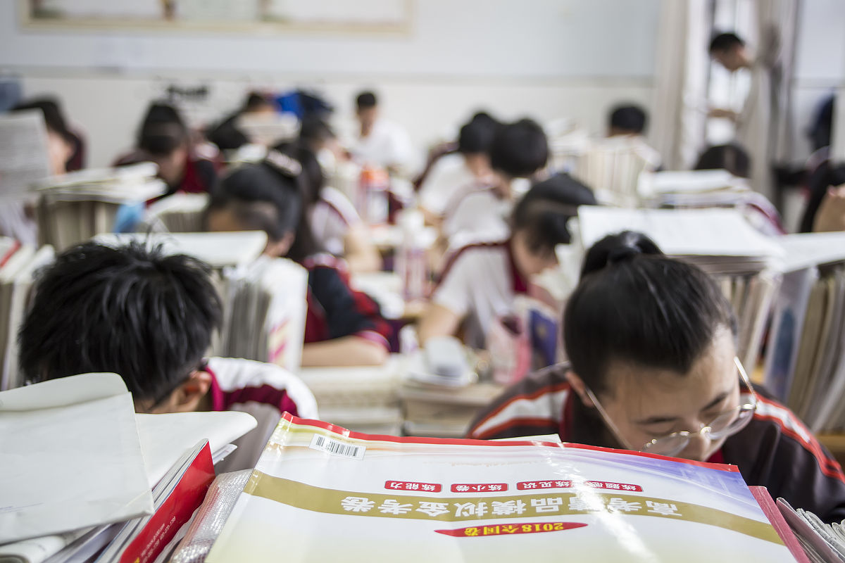 2018年6月2日,山东滨州,2018高考前最后一个周末,在市实验中学高三年