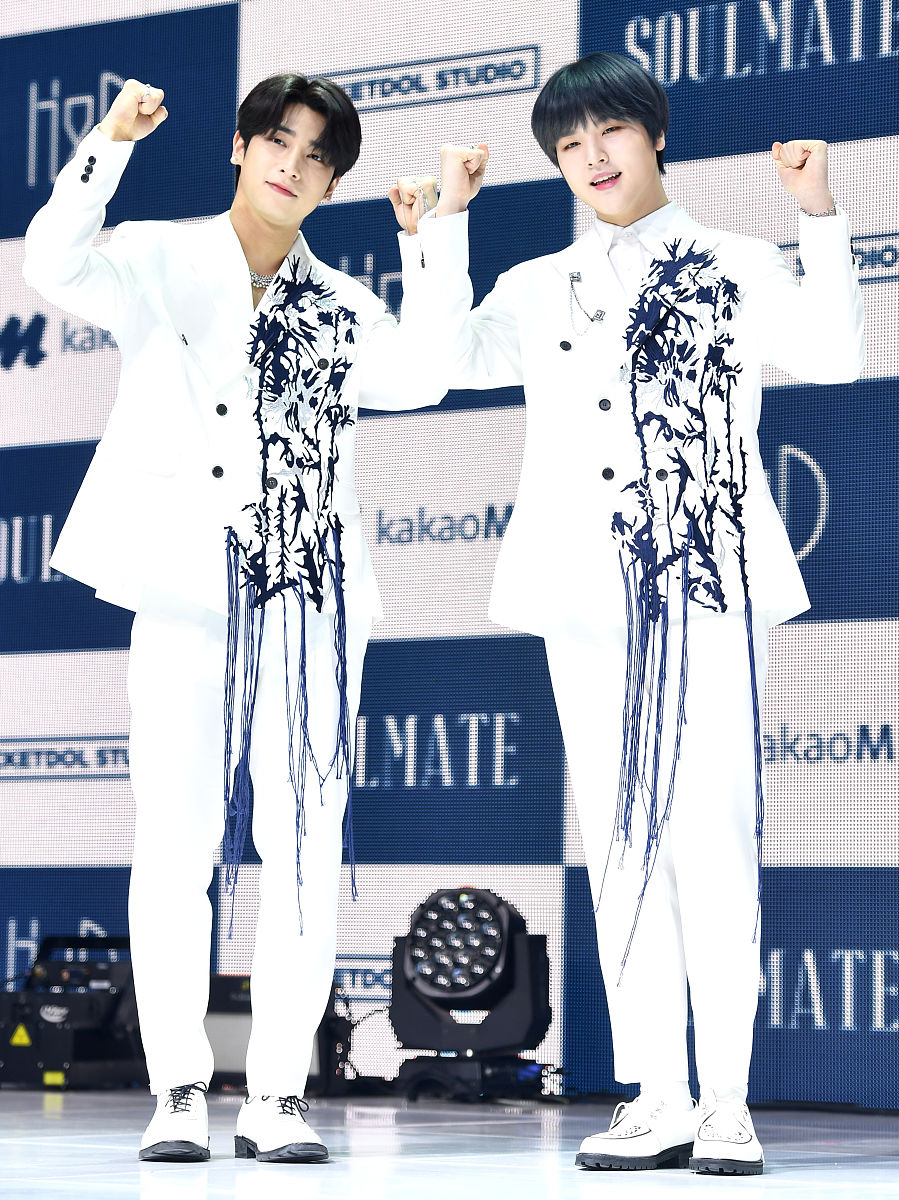 2020年4月21日,首尔,<strong>明星</strong>举行了h&d组合专辑《soulmate》的发布会.
