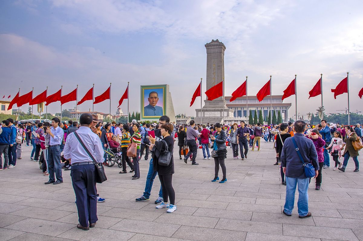 2014年十月初九和2015年二月二十九相差几岁