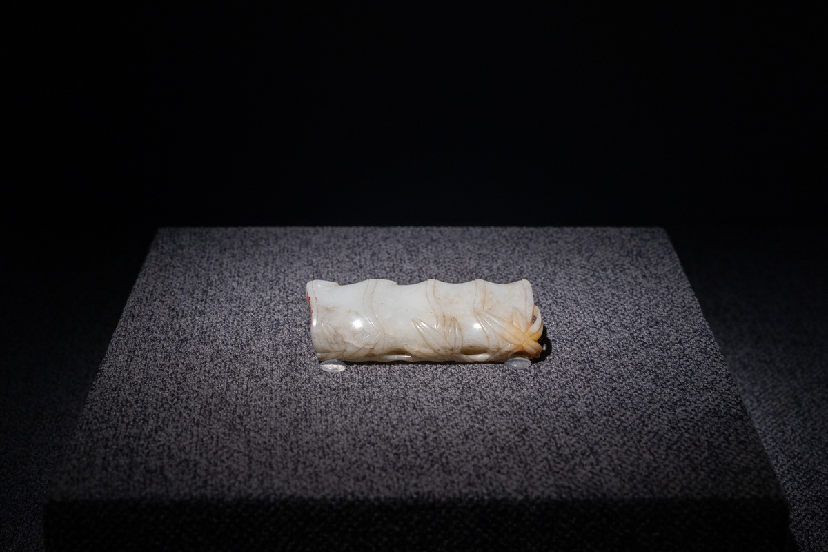 以中国古代的玉器文化为题写一篇1200字文章
