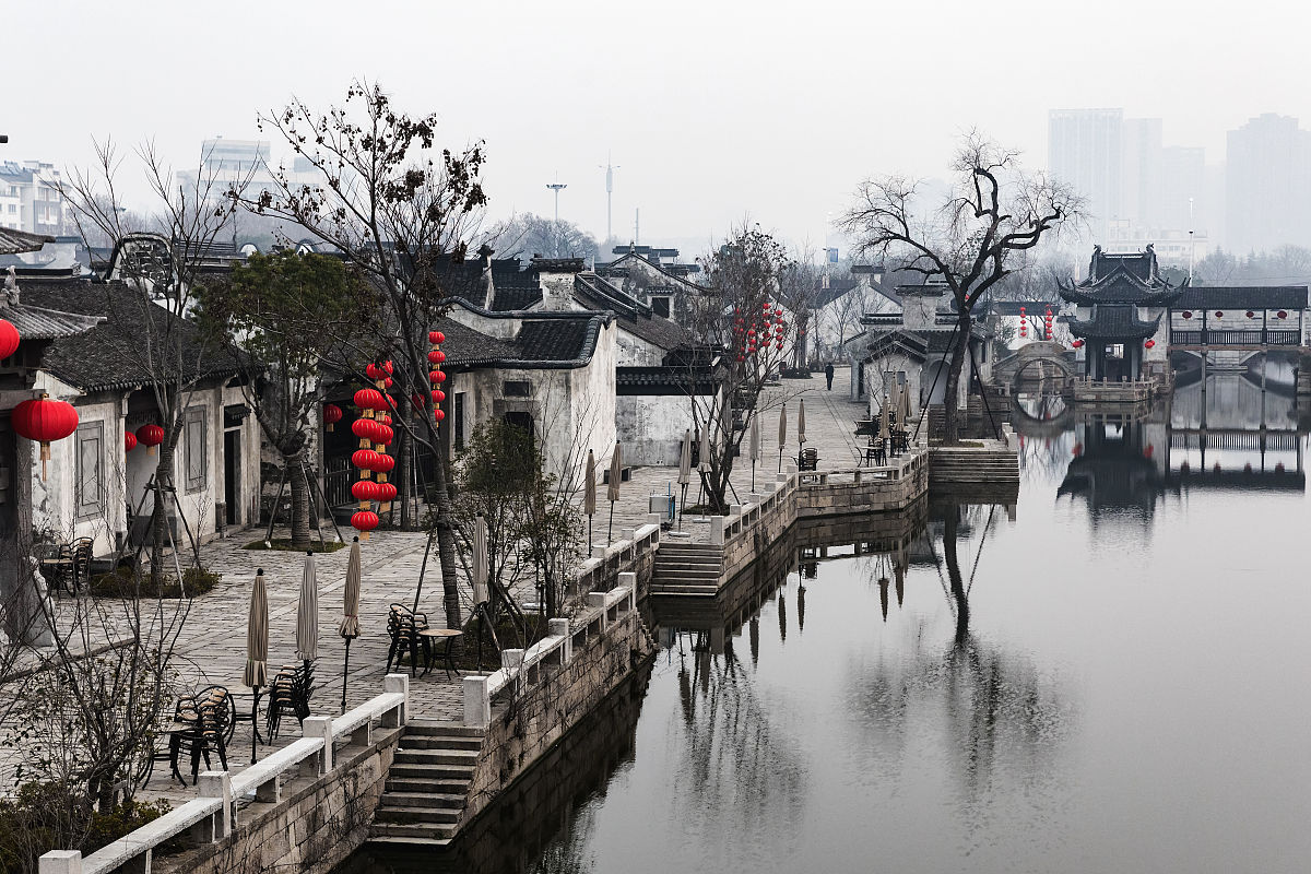 2019年1月20日上午,江苏无锡市惠山古镇,处处呈现出年的气息.