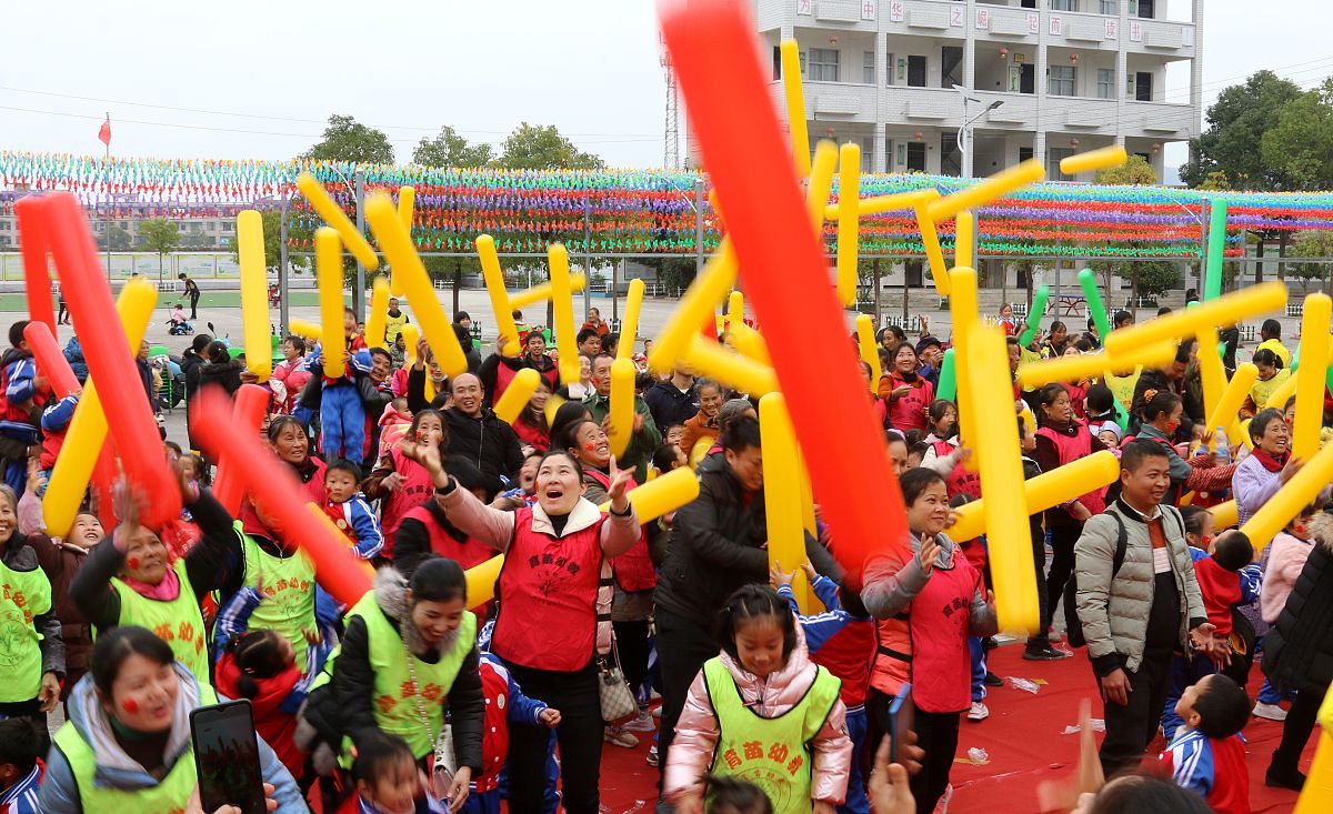 美国幼儿园教师样本特征分析